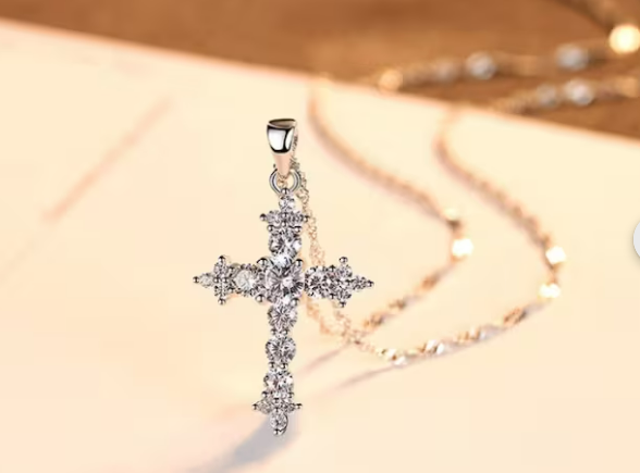 WOMENS DAINTY SILVER CRYSTAL CROSS PENDANT NECKLACE